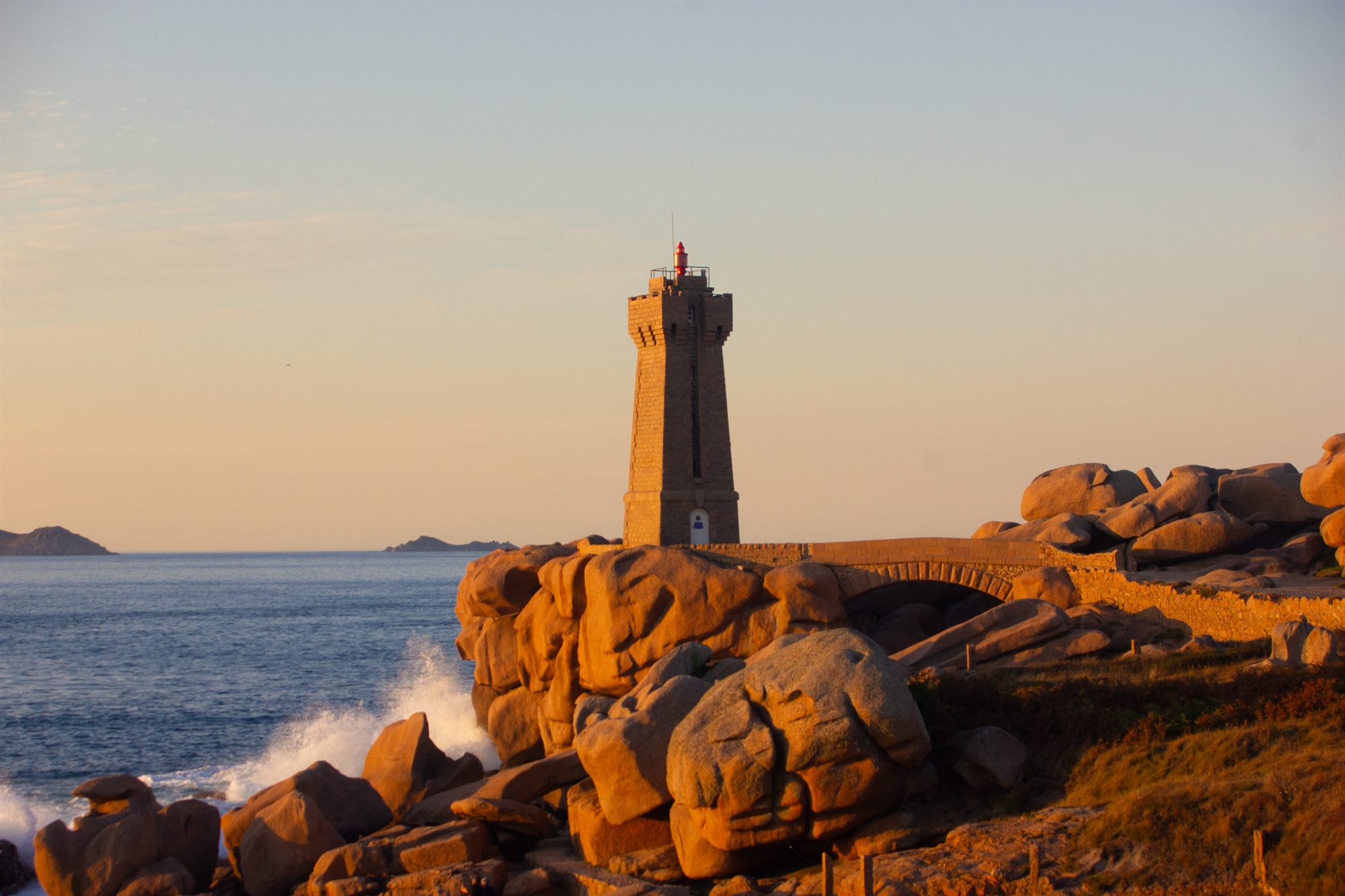 Phare au coucher du soleil